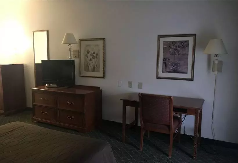 Magnuson Hotel Hattiesburg