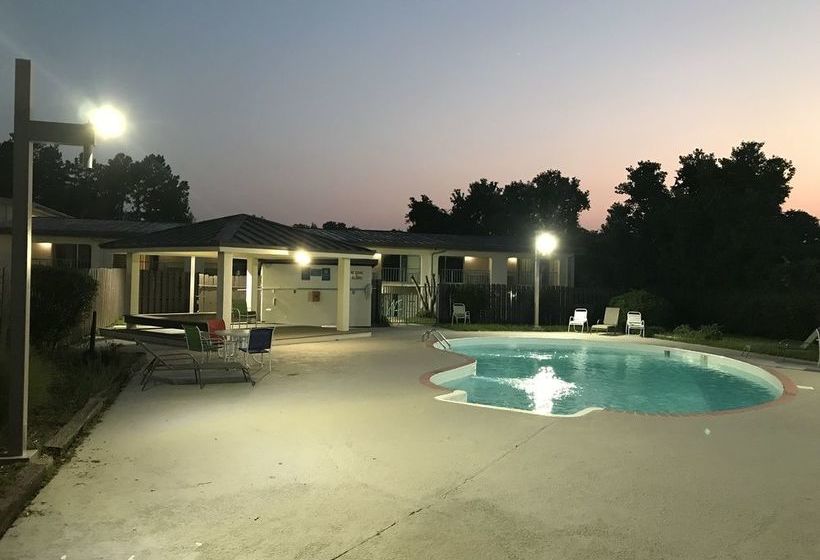 Magnuson Hotel Hattiesburg