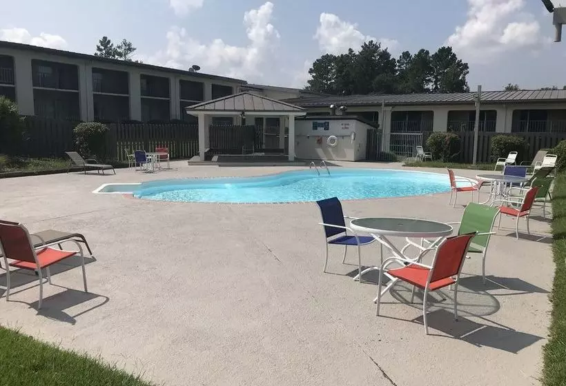 Magnuson Hotel Hattiesburg