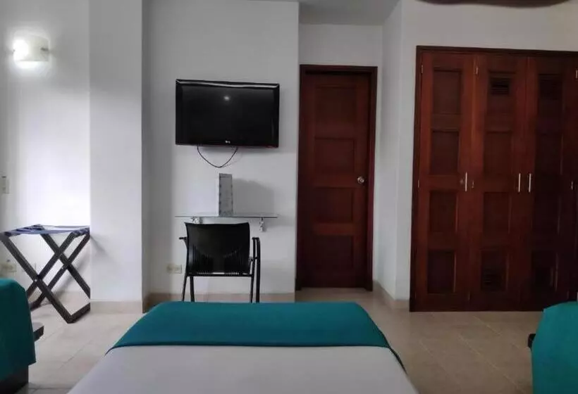 Отель Mediterraneo