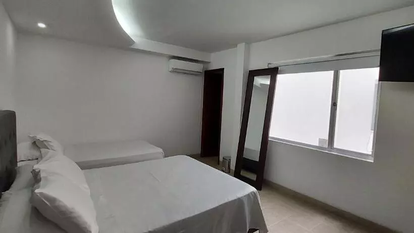 Отель Mediterraneo