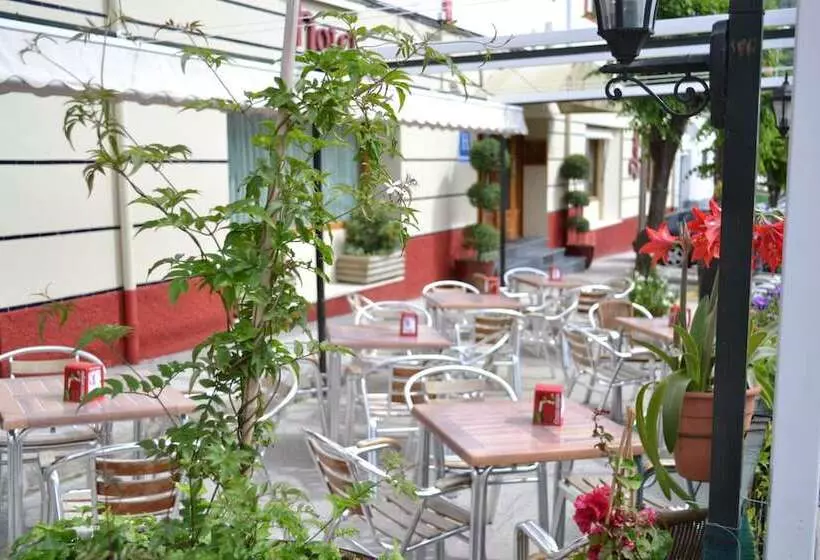 Отель Puerta De Cazorla