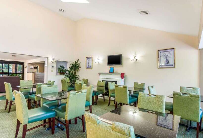 Отель Quality Inn Petersburg Near Fort Greggadams