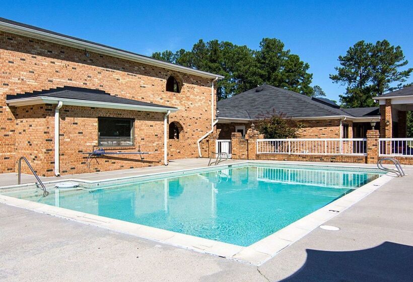 Отель Quality Inn Petersburg Near Fort Greggadams