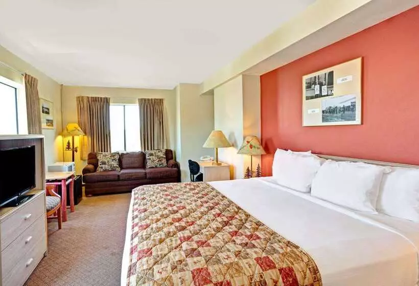 Hotel Ramada By Wyndham Anchorage