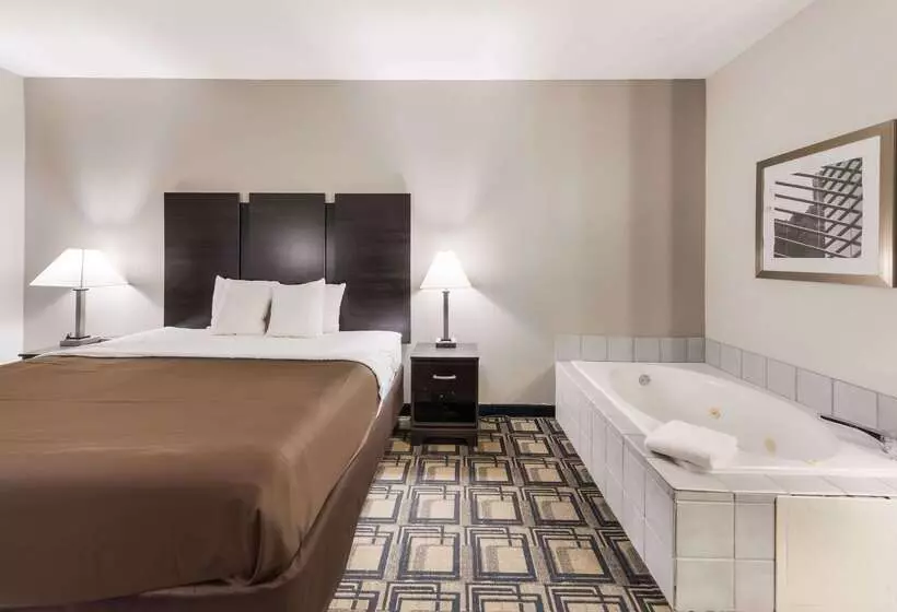 Отель Suburban Studios Mason Hwy 42