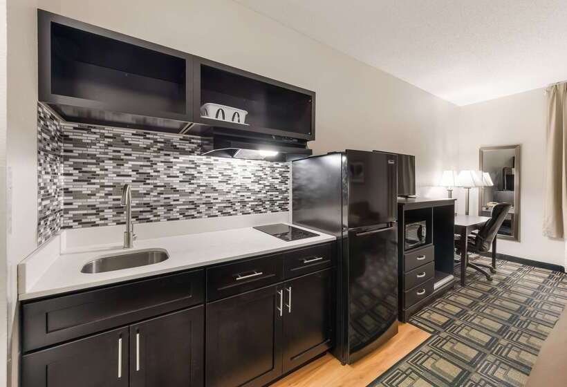 فندق Suburban Studios Mason Hwy 42