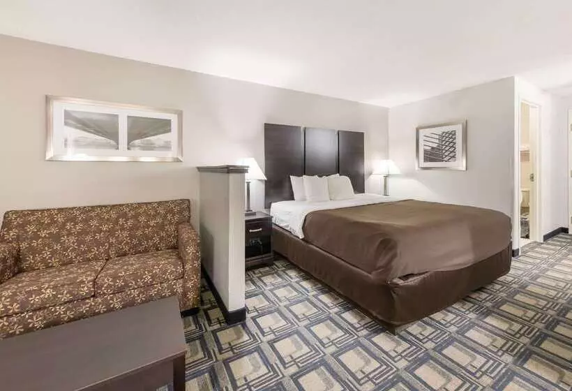 Отель Suburban Studios Mason Hwy 42