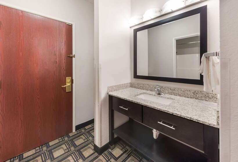 فندق Suburban Studios Mason Hwy 42