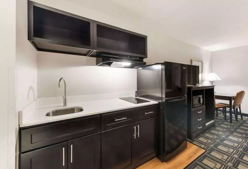 Отель Suburban Studios Mason Hwy 42