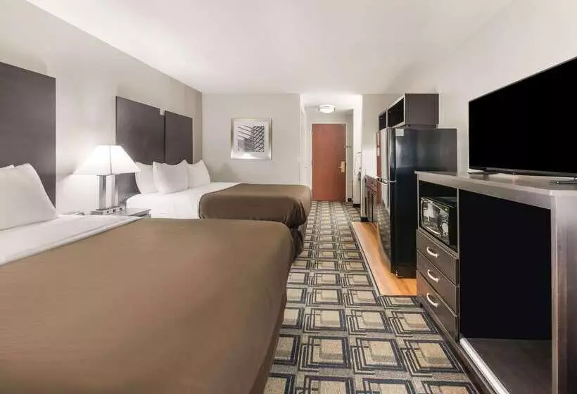 Отель Suburban Studios Mason Hwy 42