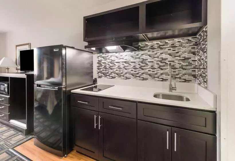 Отель Suburban Studios Mason Hwy 42