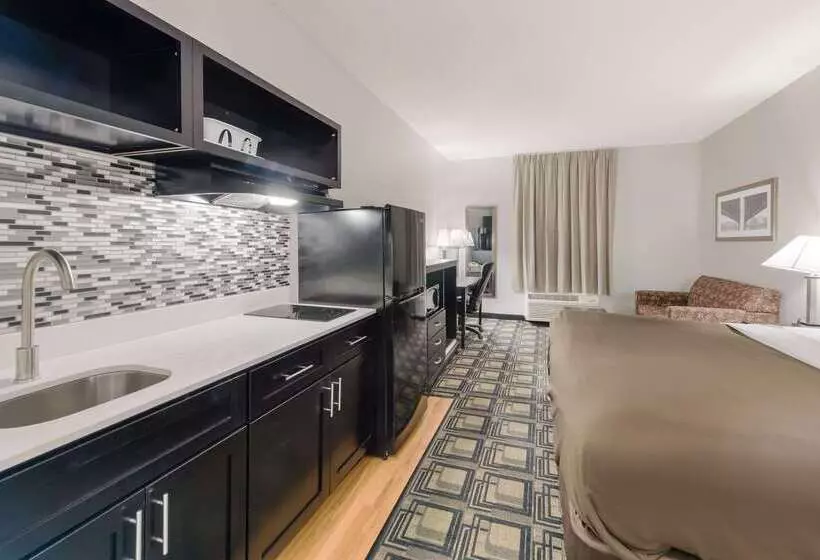 Отель Suburban Studios Mason Hwy 42