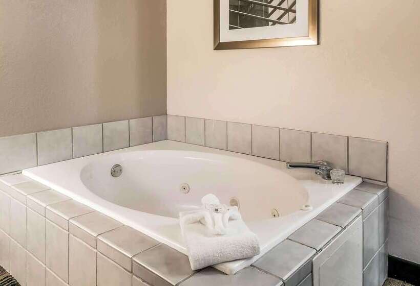 فندق Suburban Studios Mason Hwy 42