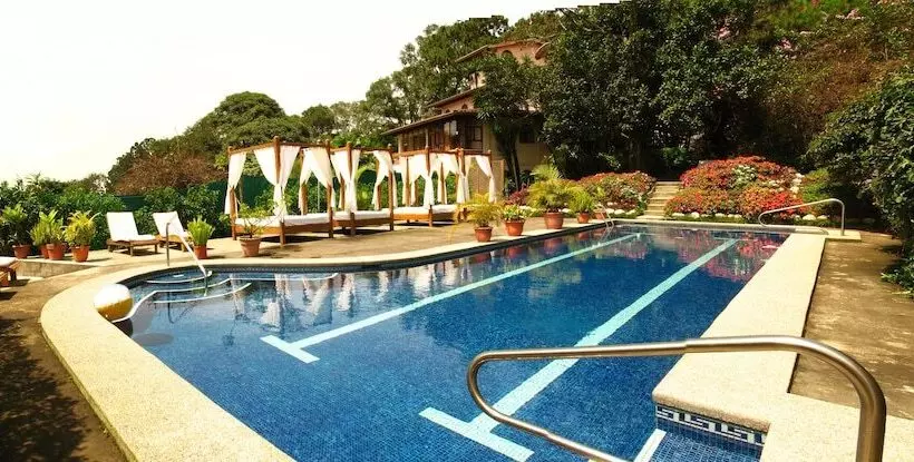 La Catalina Hotel And Suites