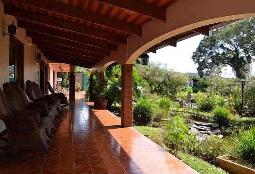 La Catalina Hotel And Suites