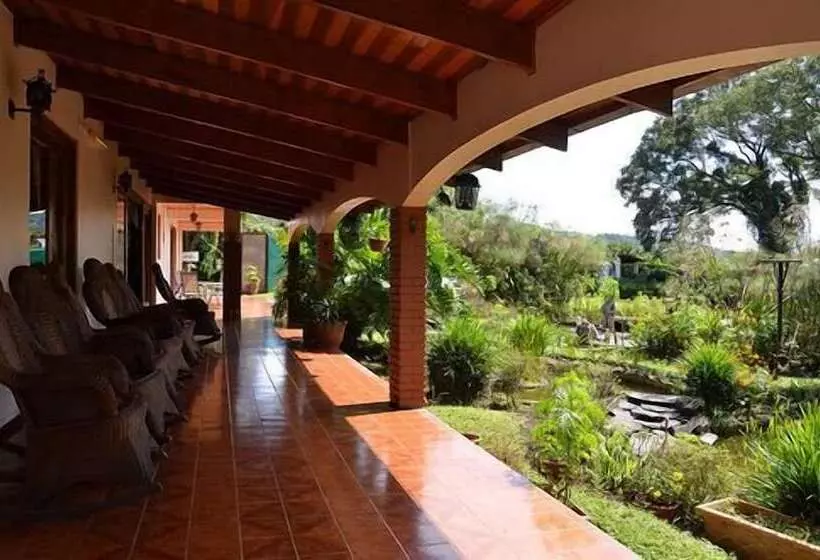 La Catalina Hotel And Suites