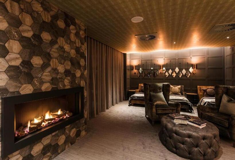 Lodore Falls Hotel & Spa