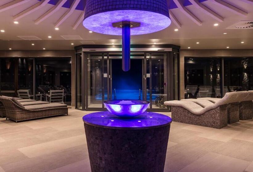 Lodore Falls Hotel & Spa