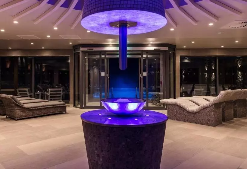 Lodore Falls Hotel & Spa