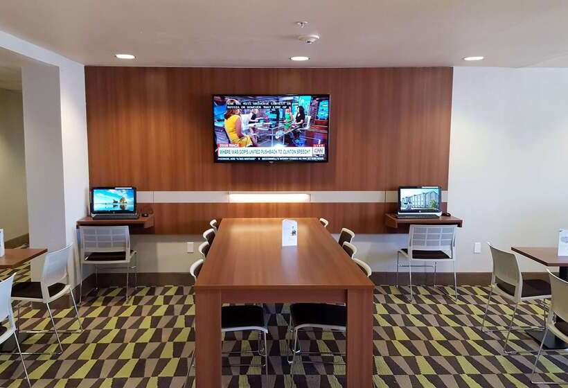 Microtel Inn & Suites By Wyndham Bellevue