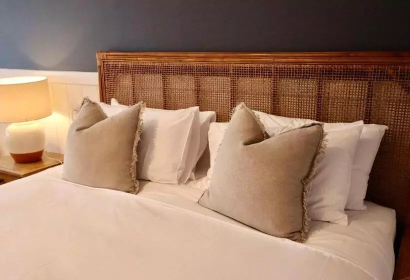 The Quarters, Ascend Hotel Collection