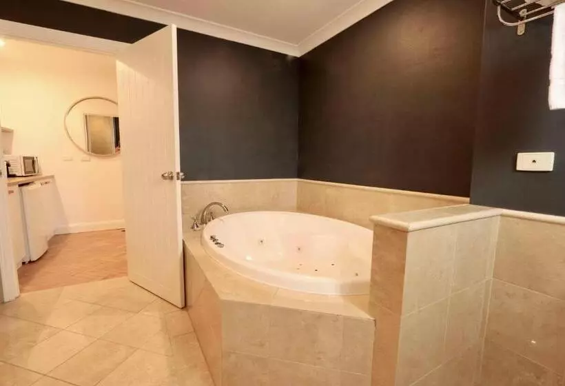 The Quarters, Ascend Hotel Collection