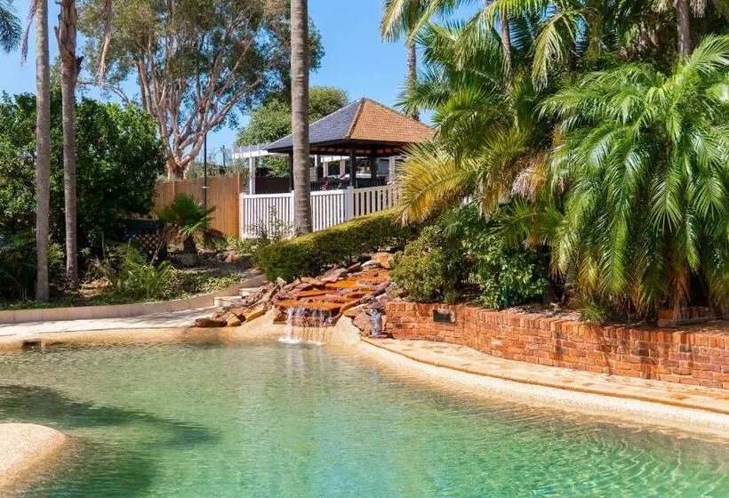 The Quarters, Ascend Hotel Collection