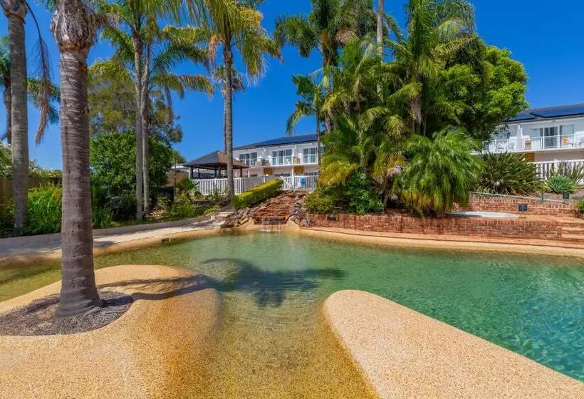 The Quarters, Ascend Hotel Collection