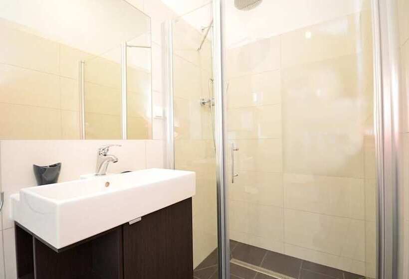 Vienna Residence Lovely Apartment With Space For 2 Close To The Subway