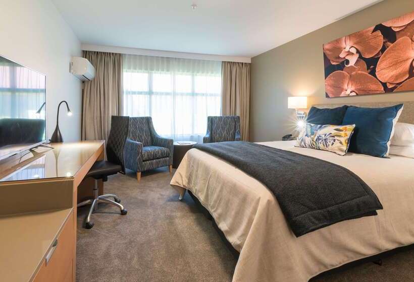 Distinction Hamilton Hotel & Conference Centre