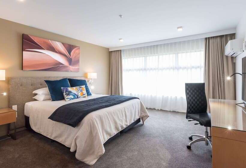 Distinction Hamilton Hotel & Conference Centre