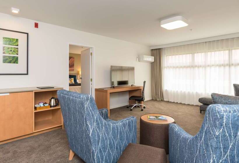 Distinction Hamilton Hotel & Conference Centre