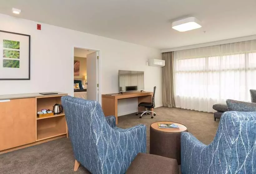 Distinction Hamilton Hotel & Conference Centre