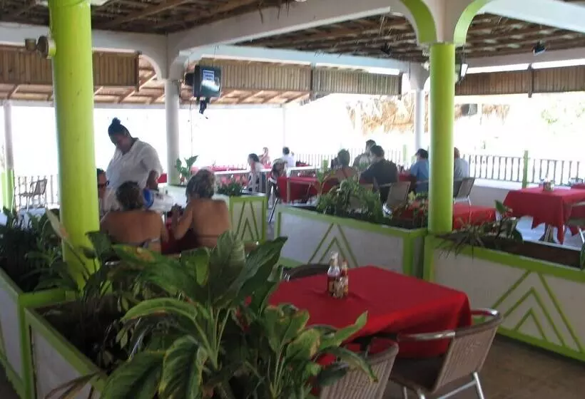 Fun Holiday Beach Resort