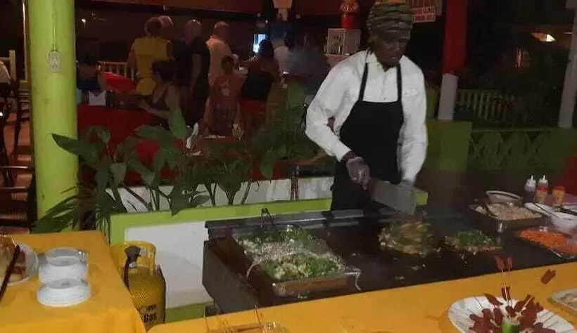 Fun Holiday Beach Resort