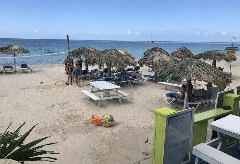 Fun Holiday Beach Resort