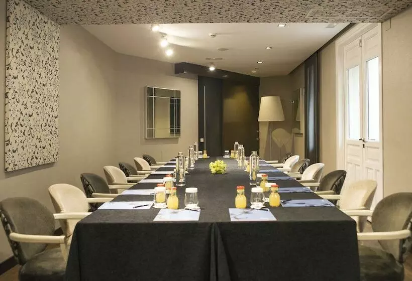 Hospes Puerta De Alcalá, A Member Of Design Hotels