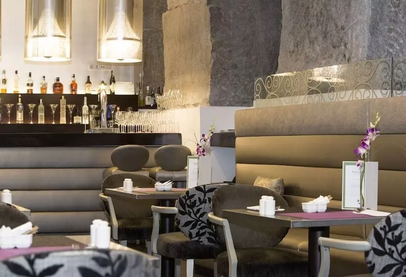 Hospes Puerta De Alcalá, A Member Of Design Hotels