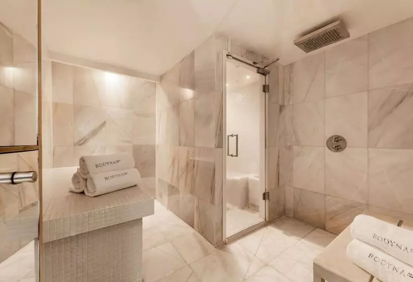 Hospes Puerta De Alcalá, A Member Of Design Hotels