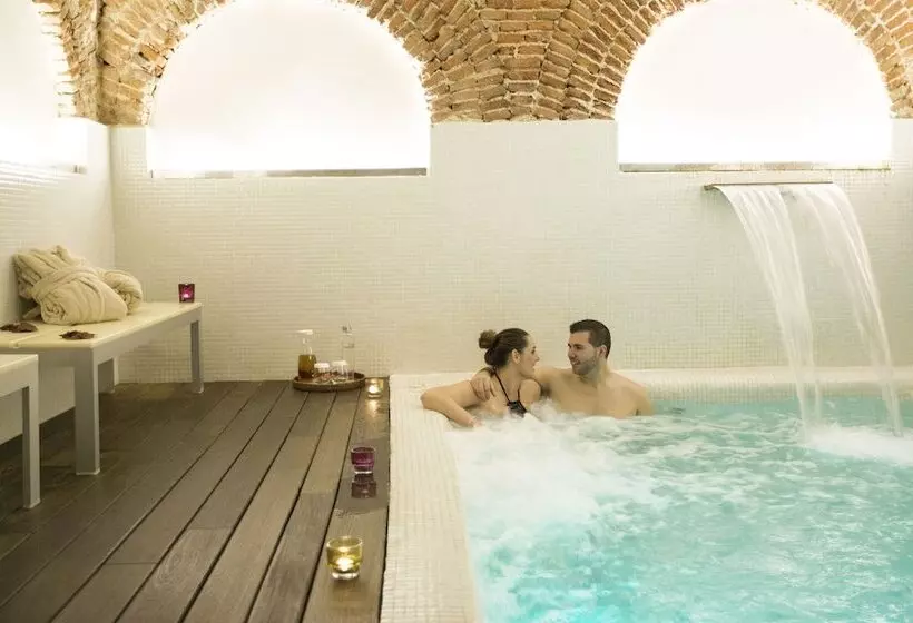 Hospes Puerta De Alcalá, A Member Of Design Hotels