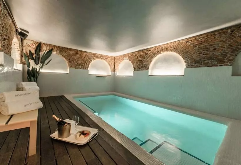 Hospes Puerta De Alcalá, A Member Of Design Hotels