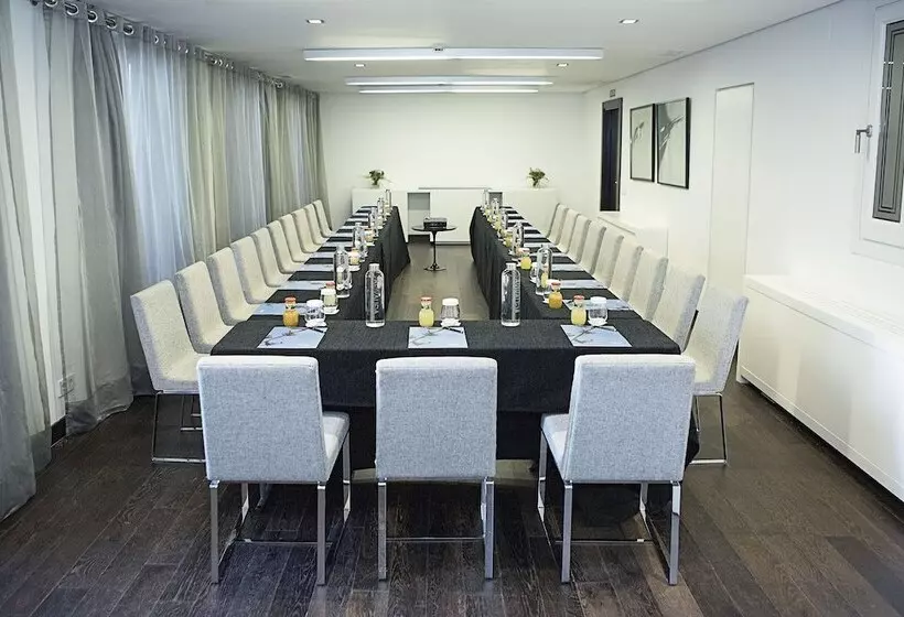 Hospes Puerta De Alcalá, A Member Of Design Hotels