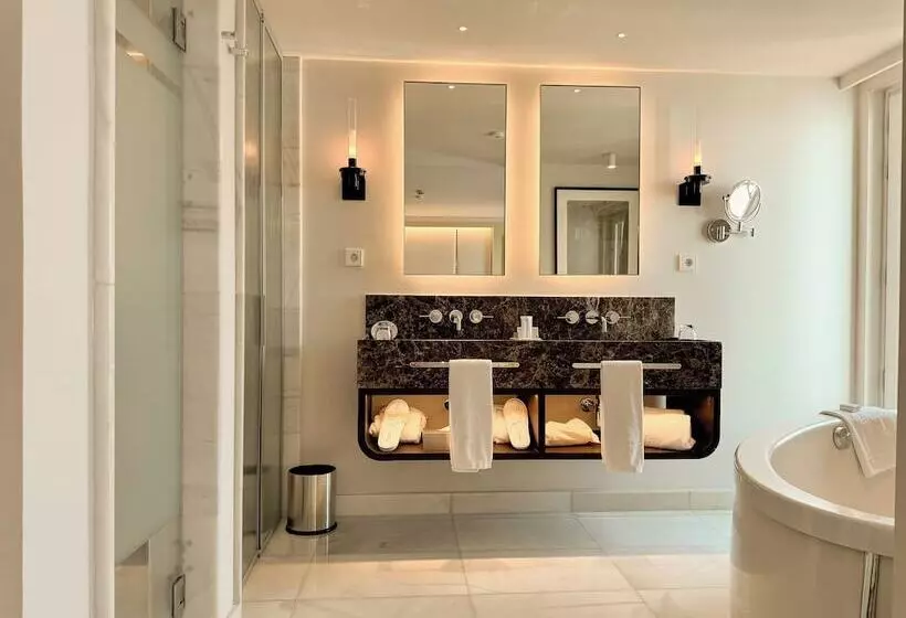 Hospes Puerta De Alcalá, A Member Of Design Hotels