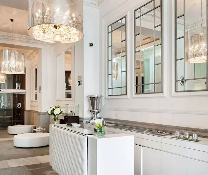 Hospes Puerta De Alcalá, A Member Of Design Hotels