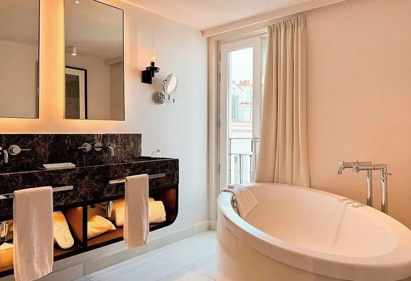 Hospes Puerta De Alcalá, A Member Of Design Hotels