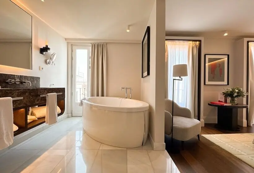 Hospes Puerta De Alcalá, A Member Of Design Hotels