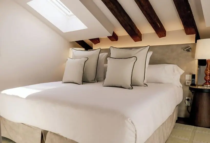 Hospes Puerta De Alcalá, A Member Of Design Hotels