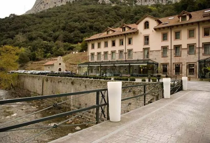 فندق Balneario La Hermida