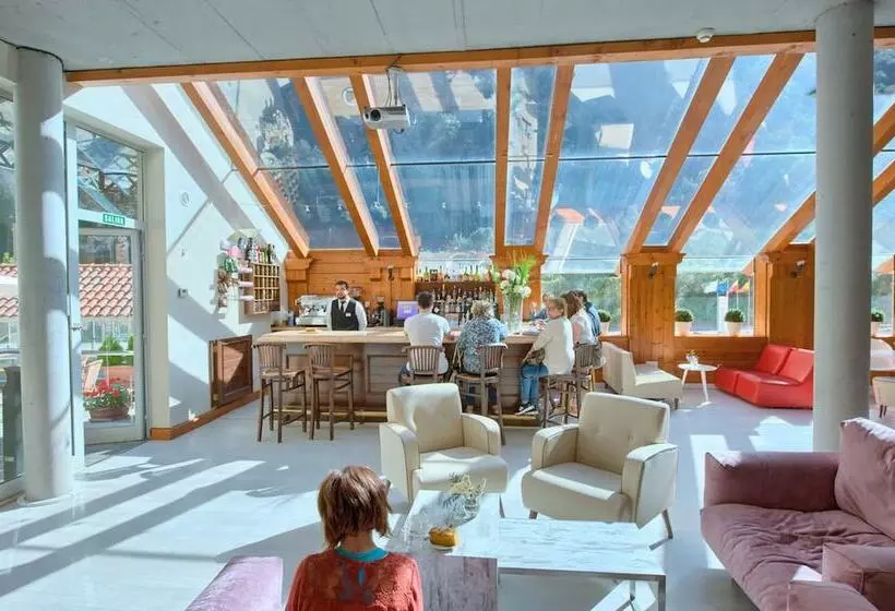 فندق Balneario La Hermida